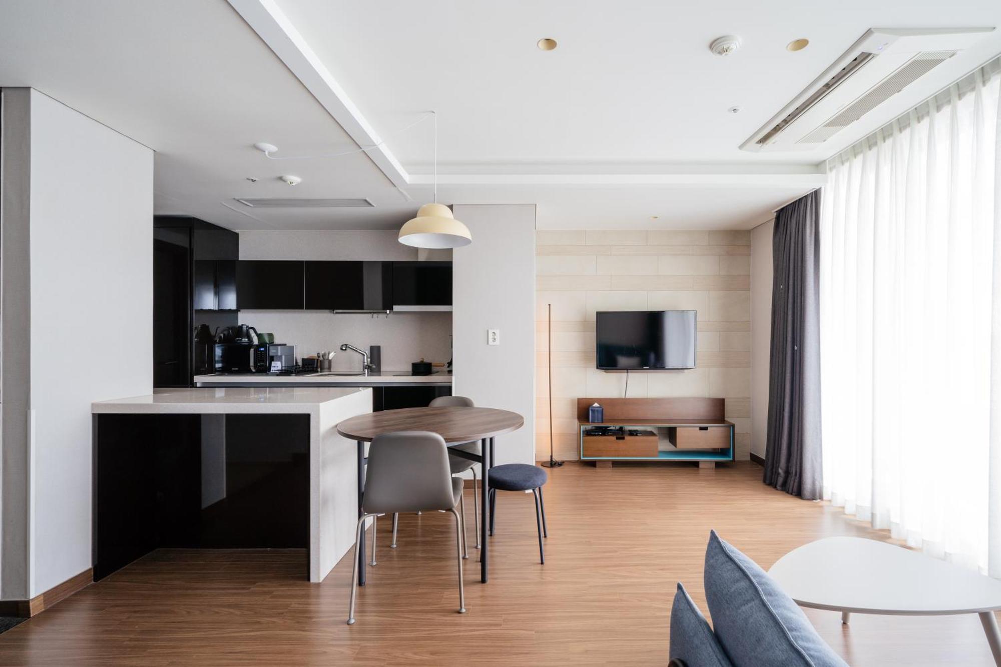 Urbanstay Haeundae Station Busan Esterno foto