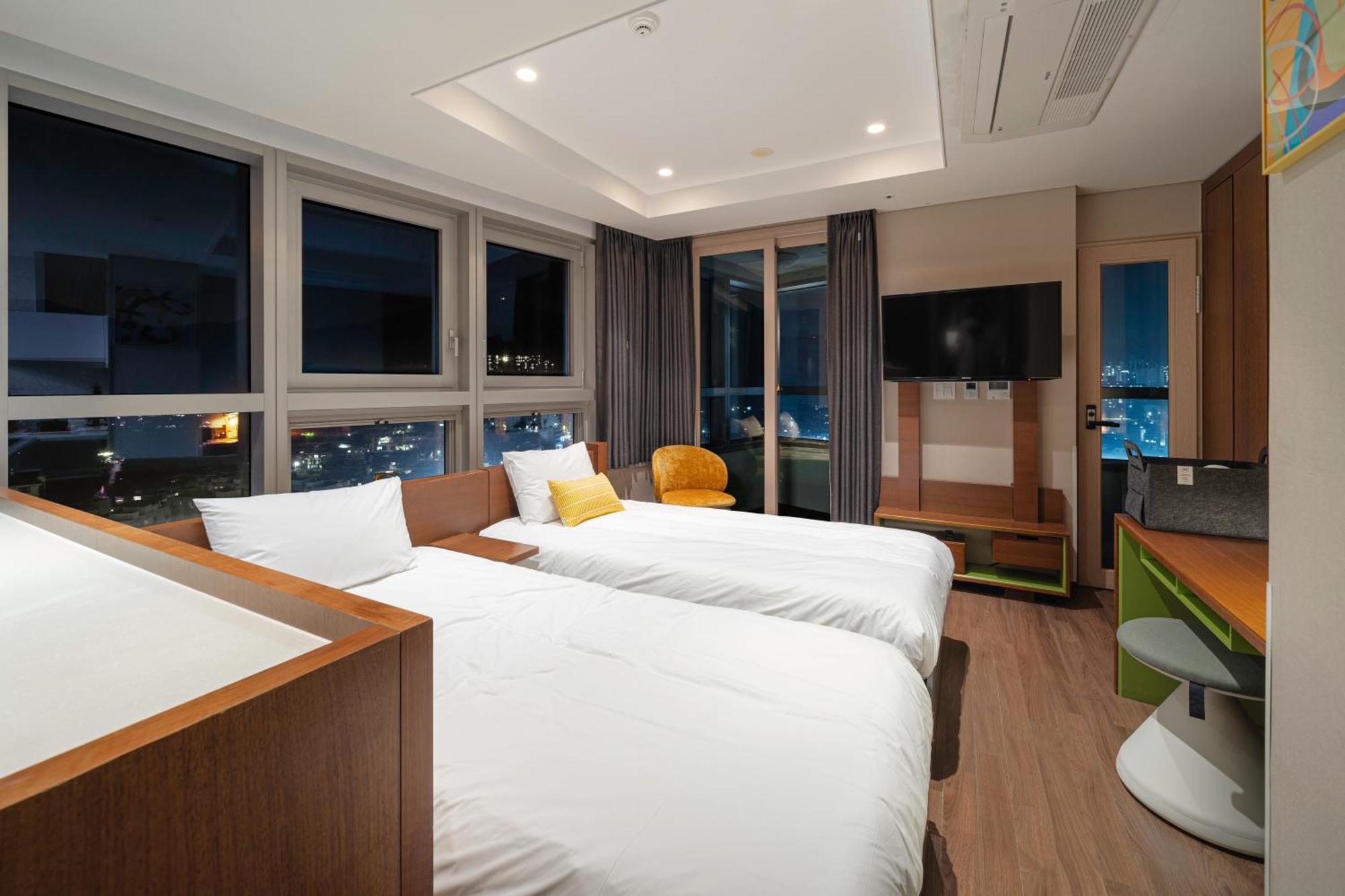 Urbanstay Haeundae Station Busan Esterno foto