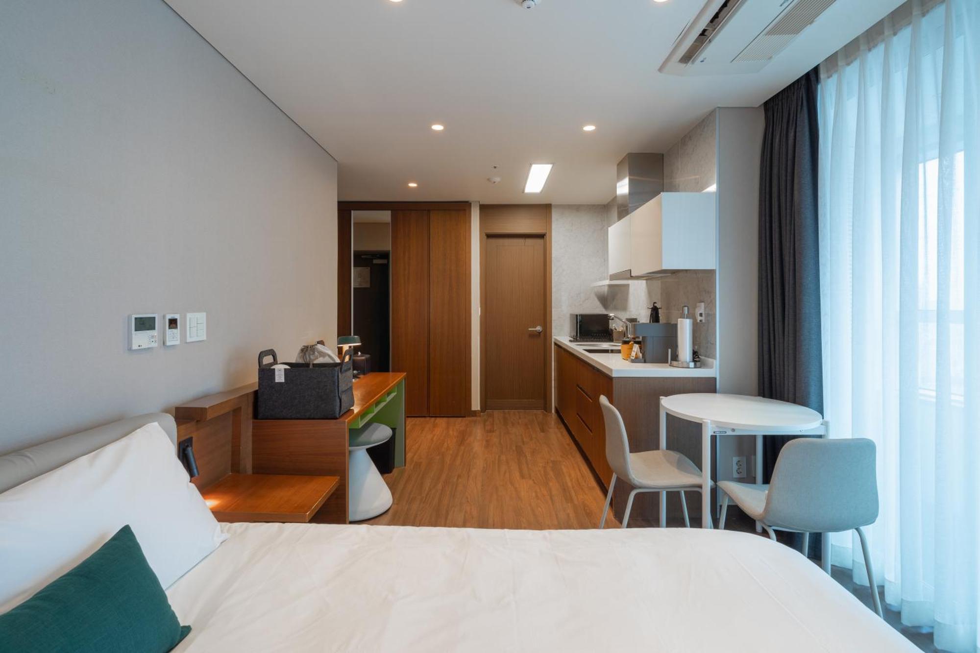Urbanstay Haeundae Station Busan Esterno foto
