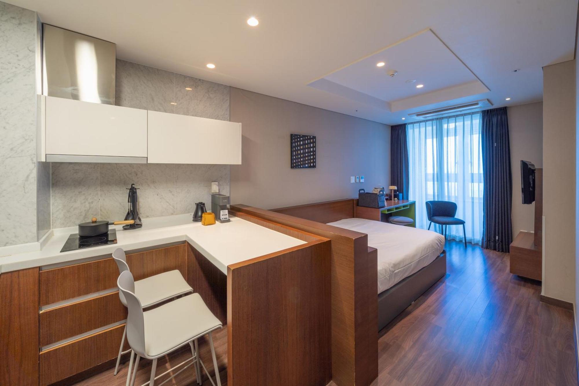 Urbanstay Haeundae Station Busan Esterno foto
