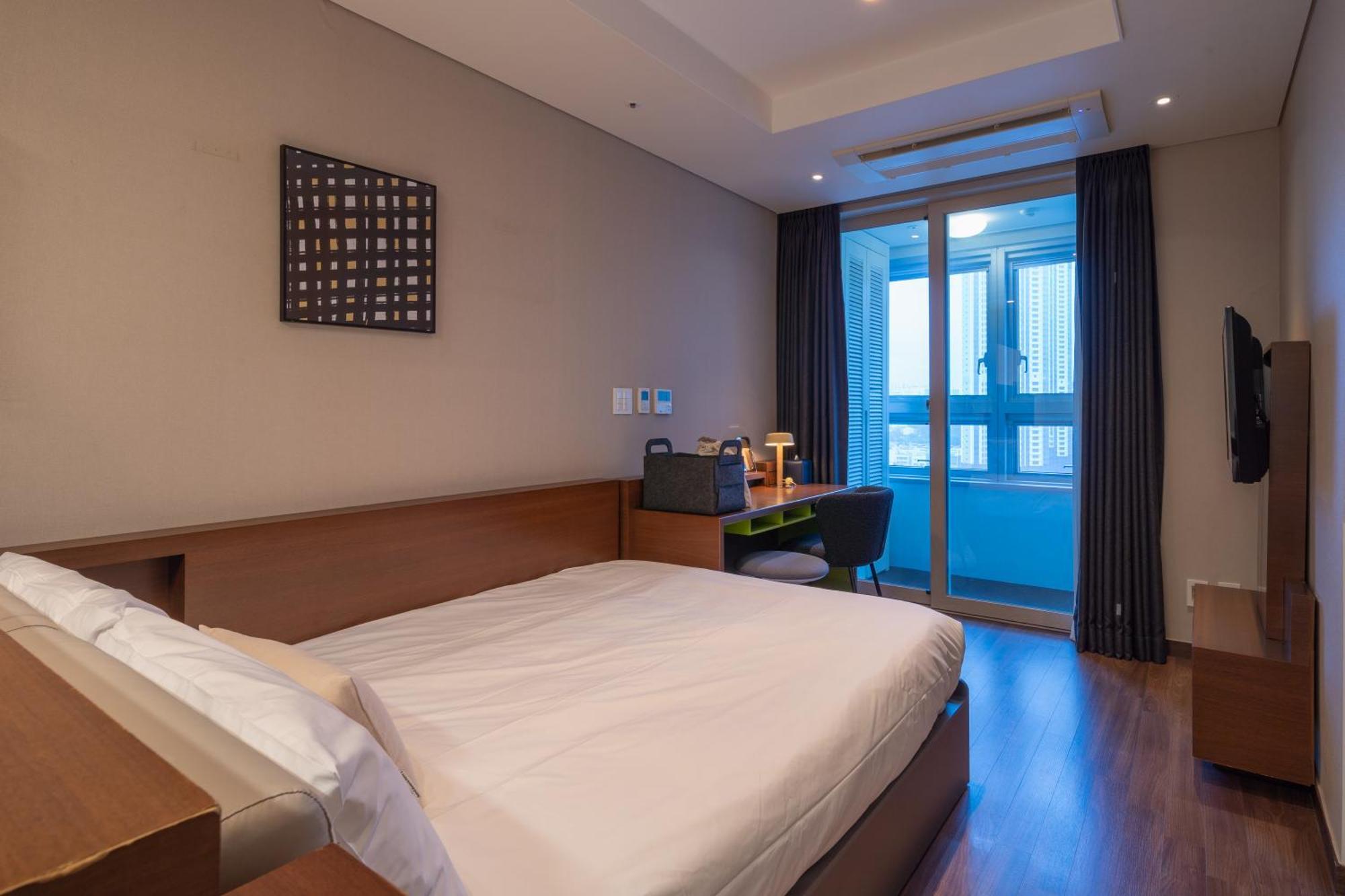Urbanstay Haeundae Station Busan Esterno foto